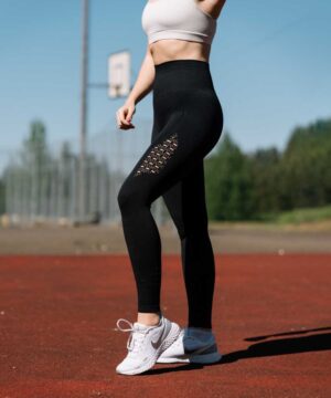 Muotoilevat leggingsit - tarjoustaivas.fi